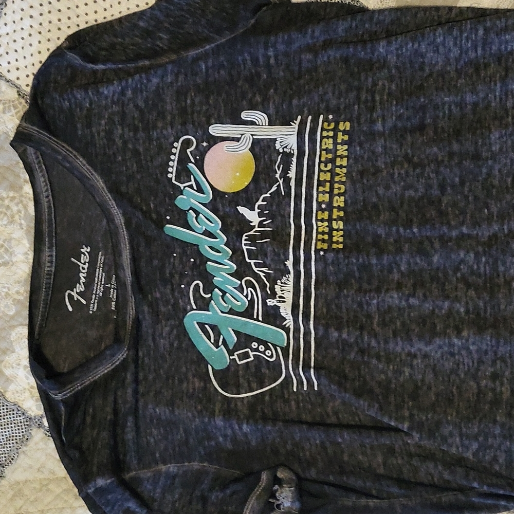 Womens Finder tee